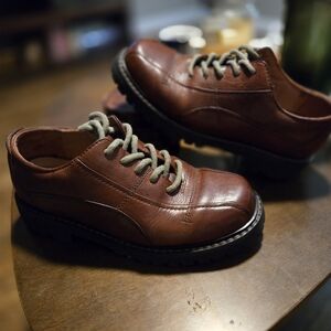 RedHead Oxford Lace Up Brown Leather Men's/Youth size 8D Vibram soles Cabelas
